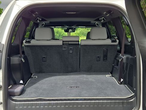 Used 2023 Lexus GX 460 image 10