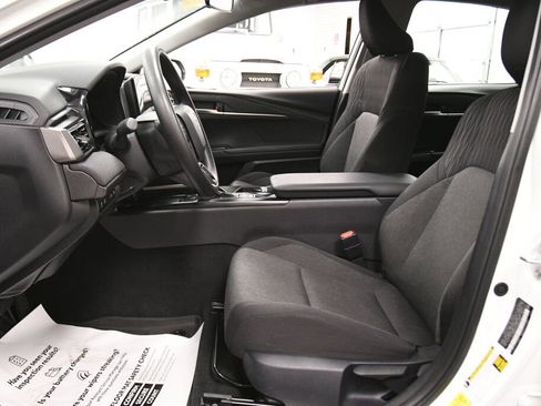 Certified 2025 Toyota Camry LE image 9