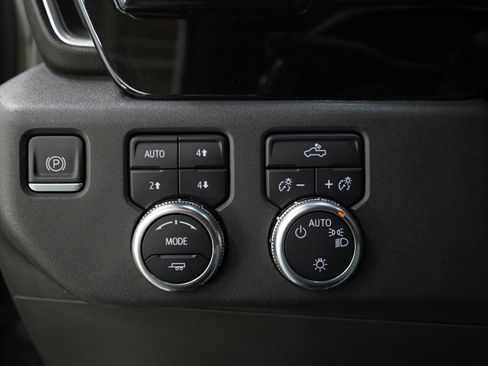 Used 2022 GMC Sierra 1500 SLE image 26