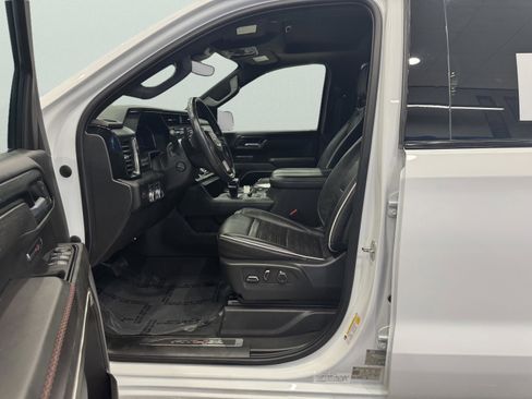 Used 2023 GMC Sierra 1500 AT4X image 11
