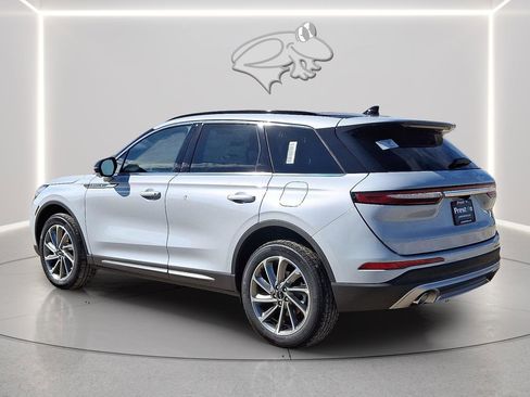 New 2026 Lincoln Corsair Premiere image 4