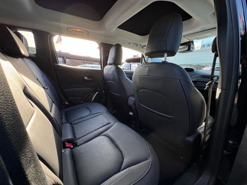 Used 2019 Jeep Renegade Limited w/ UConnect 8.4 Nav Group image 27