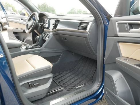 Certified 2023 Volkswagen Atlas Cross Sport SEL AWD/4WD image 20