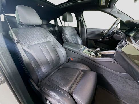 Used 2022 BMW X6 xDrive40i w/ Executive Package image 30