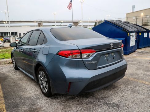 Used 2025 Toyota Corolla LE FWD image 10