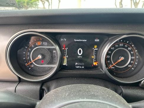 Used 2019 Jeep Wrangler Sport AWD/4WD image 5