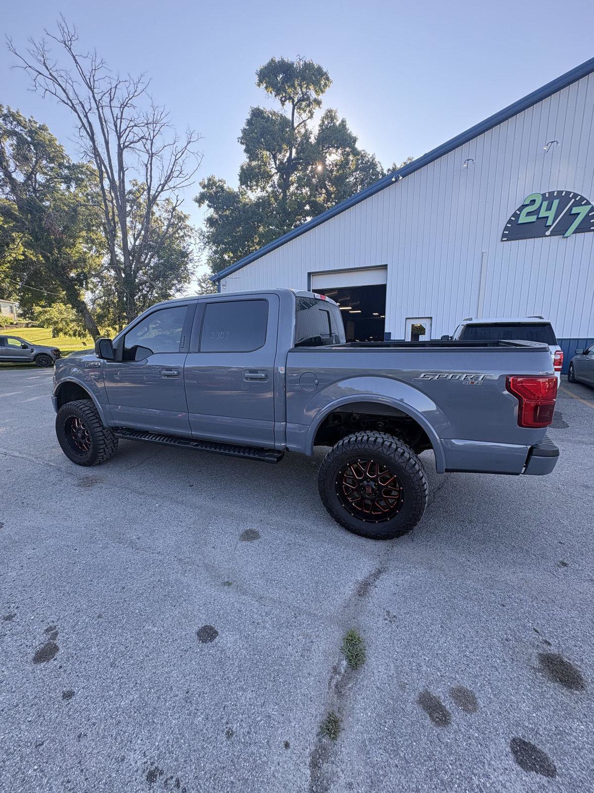 Used 2020 Ford F150 XLT w/ Equipment Group 302A Luxury AWD/4WD image 11