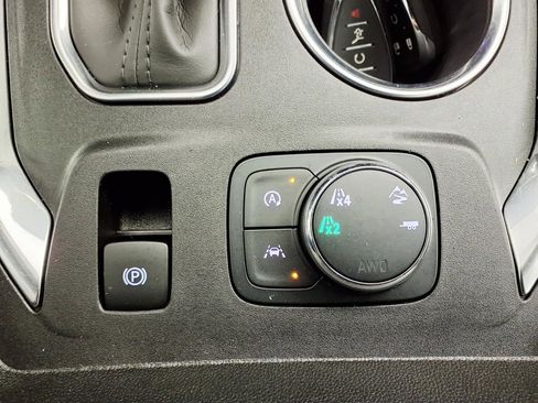 Used 2023 Chevrolet Traverse Premier image 22