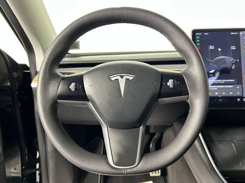 Used 2021 Tesla Model Y Long Range image 24