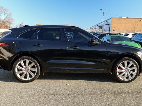 Used 2023 Jaguar F-PACE R-Dynamic S image 8