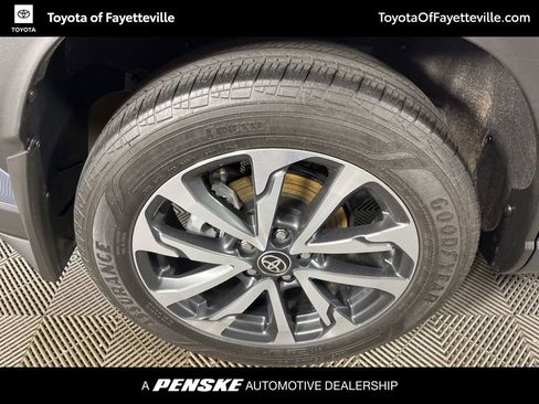 Certified 2024 Toyota Corolla Cross XLE w/ Convenience Package FWD image 13