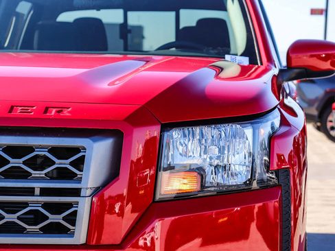 Used 2023 Nissan Frontier SV w/ SV Convenience Package image 4