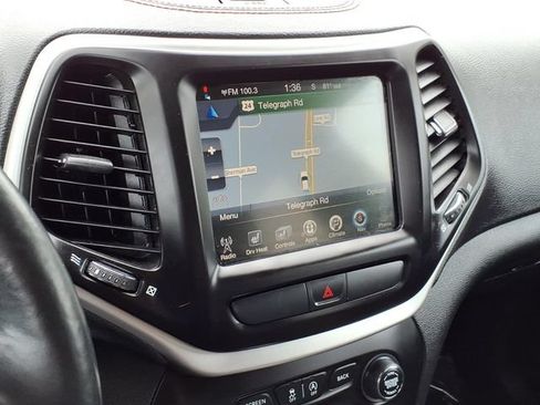 Used 2016 Jeep Cherokee Trailhawk w/ Leather Interior Group AWD/4WD image 23