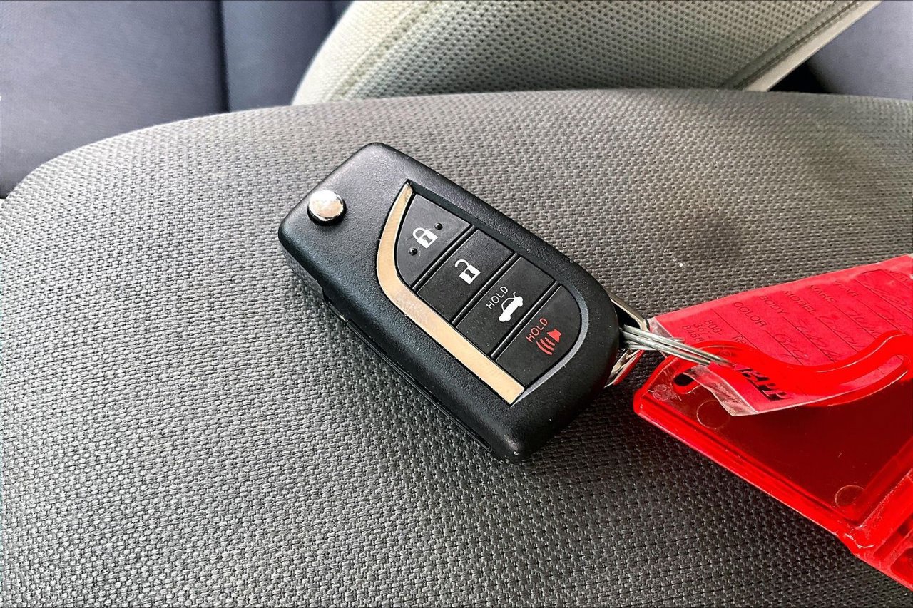 Used 2025 Toyota Corolla LE FWD image 36