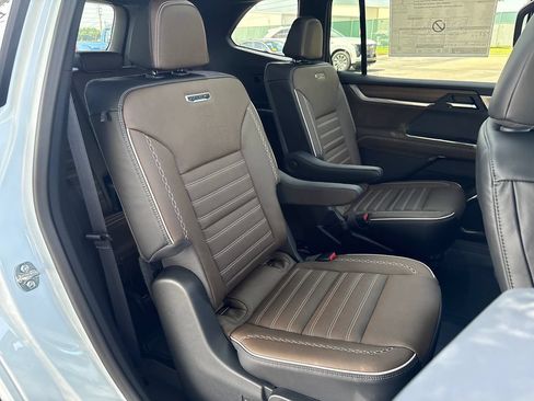 New 2026 GMC Acadia Denali Ultimate w/ LPO, Floor Liner Package AWD/4WD image 50