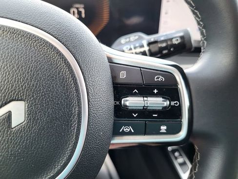 Used 2024 Kia Sorento S FWD image 17