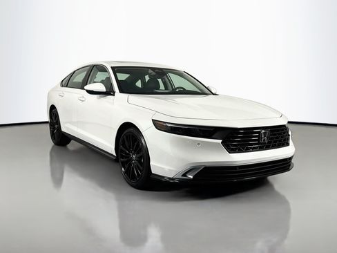 Certified 2024 Honda Accord Touring image 3