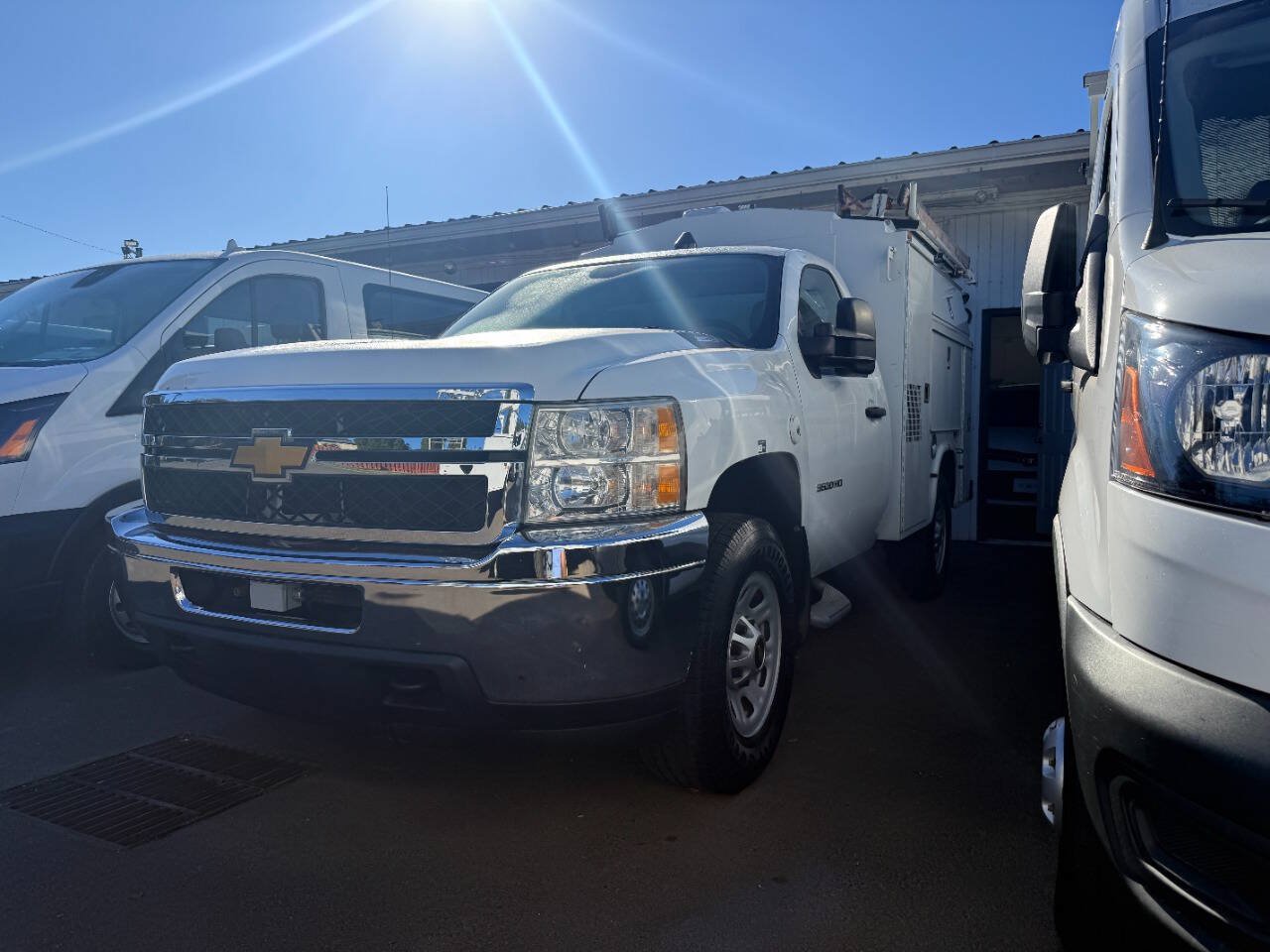 Used 2012 Chevrolet Silverado 3500 W/T RWD image 3