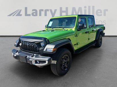 Used 2025 Jeep Gladiator Sport
