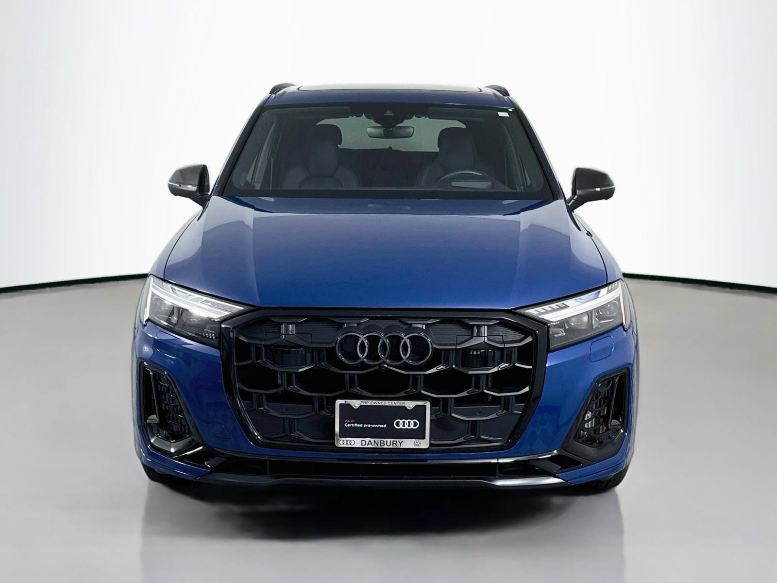 Certified 2025 Audi SQ7 Prestige AWD/4WD image 6