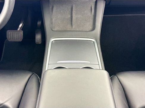 Used 2023 Tesla Model Y 2WD image 12