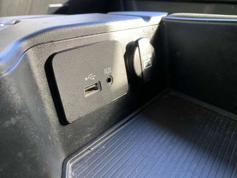 Used 2017 RAM 2500 Tradesman w/ Chrome Appearance Group image 29