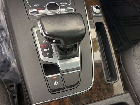 Used 2020 Audi Q5 2.0T Premium Plus image 27