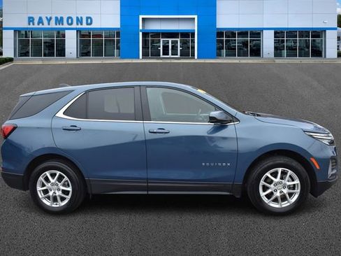 Used 2024 Chevrolet Equinox LT image 2