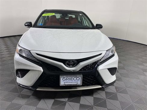 Used 2020 Toyota Camry XSE image 3