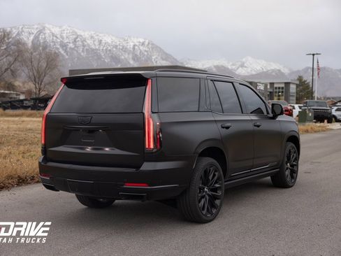 Used 2025 Cadillac Escalade Sport Platinum w/ LPO, ONYX Package image 9