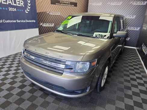 Used 2014 Ford Flex SE FWD image 2