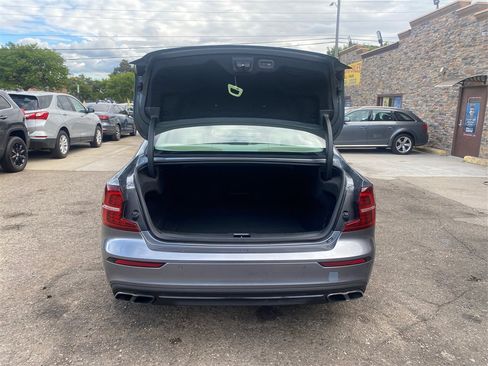 Used 2019 Volvo S60 T6 Momentum w/ Multimedia Package image 13