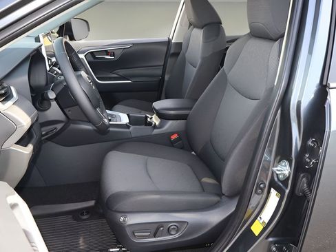 Certified 2025 Toyota RAV4 XLE w/ Convenience Package image 10