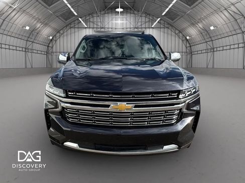 Used 2023 Chevrolet Suburban Premier AWD/4WD image 2