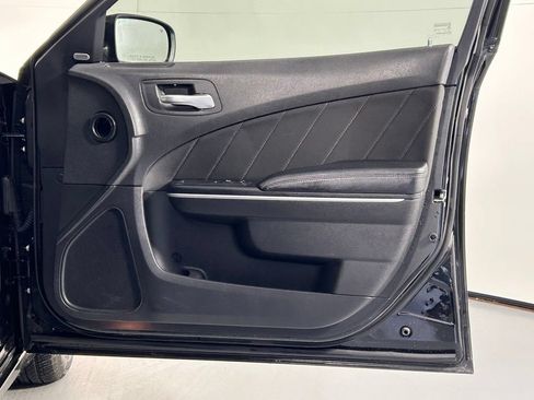 Used 2019 Dodge Charger SXT AWD/4WD image 7