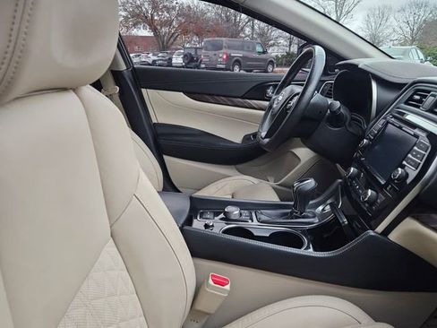 Used 2017 Nissan Maxima Platinum w/ Medallion Package image 8