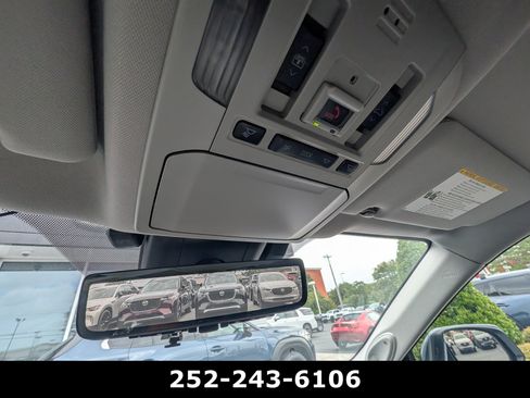 Used 2021 Toyota Highlander Platinum AWD/4WD image 18