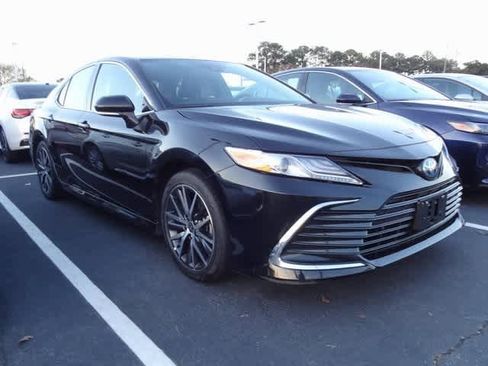 Used 2024 Toyota Camry XLE w/ Cold Weather Package image 3