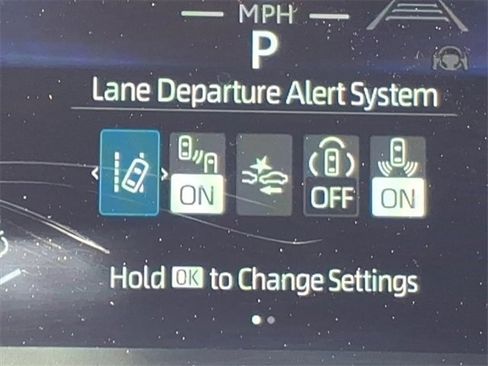 Used 2025 Toyota Camry SE image 6