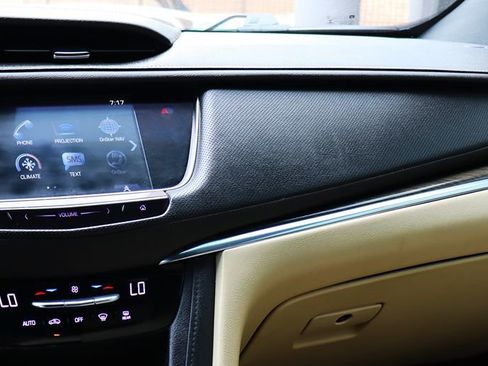 Used 2019 Cadillac XT5 FWD image 44