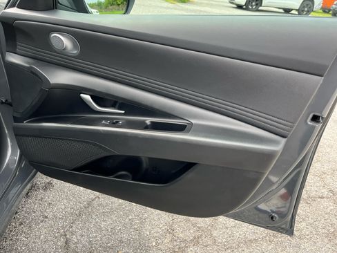 Used 2025 Hyundai Elantra SEL FWD image 34