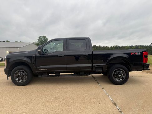 Used 2023 Ford F250 Lariat w/ Lariat Ultimate Package AWD/4WD image 5