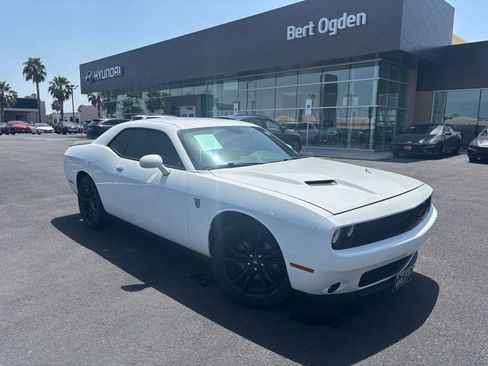 Used 2018 Dodge Challenger SXT w/ Blacktop Package RWD image 1
