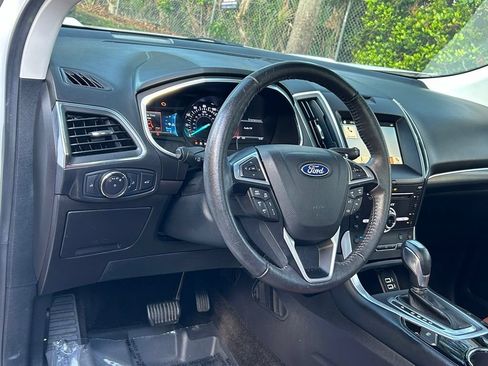 Used 2018 Ford Edge Titanium w/ Equipment Group 302A AWD/4WD image 35