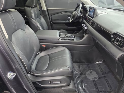 Used 2023 Honda Pilot Elite image 32
