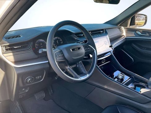 New 2026 Jeep Grand Cherokee Limited AWD/4WD image 2