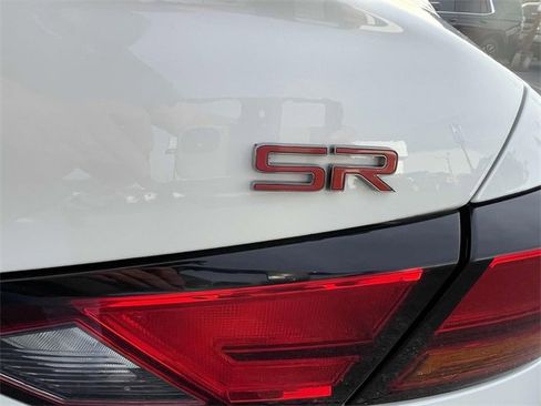 Used 2023 Nissan Altima 2.5 SR w/ SR Premium Package image 11