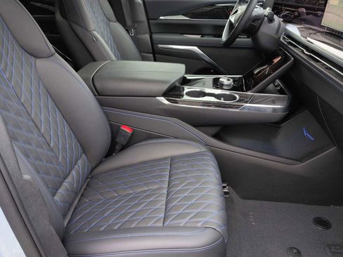 Used 2025 Cadillac Escalade IQ Luxury 1 AWD/4WD image 23