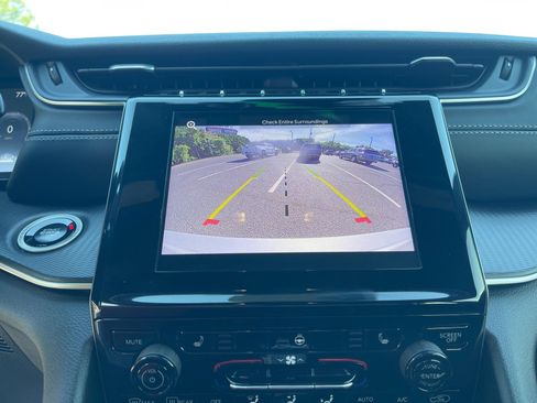 Used 2025 Jeep Grand Cherokee L Altitude RWD image 6
