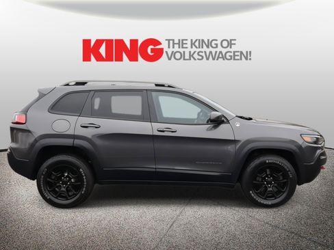 Used 2019 Jeep Cherokee Trailhawk image 2